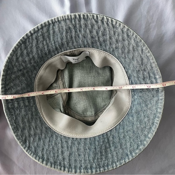 NWOT TNA Aritzia Sold Out Denim Bucket Hat Size S/M - Picture 6 of 6